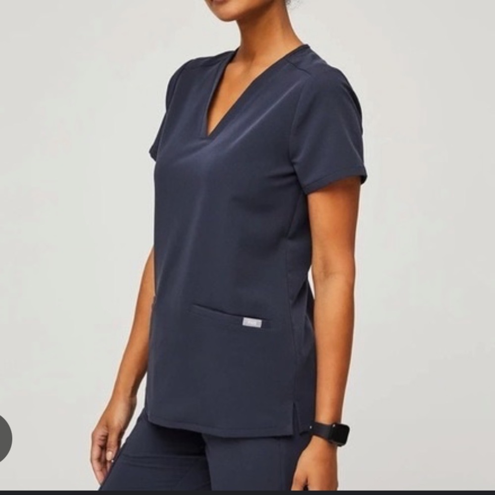 Women’s Casma Three-Pocket Scrub Top - Quiet Navy